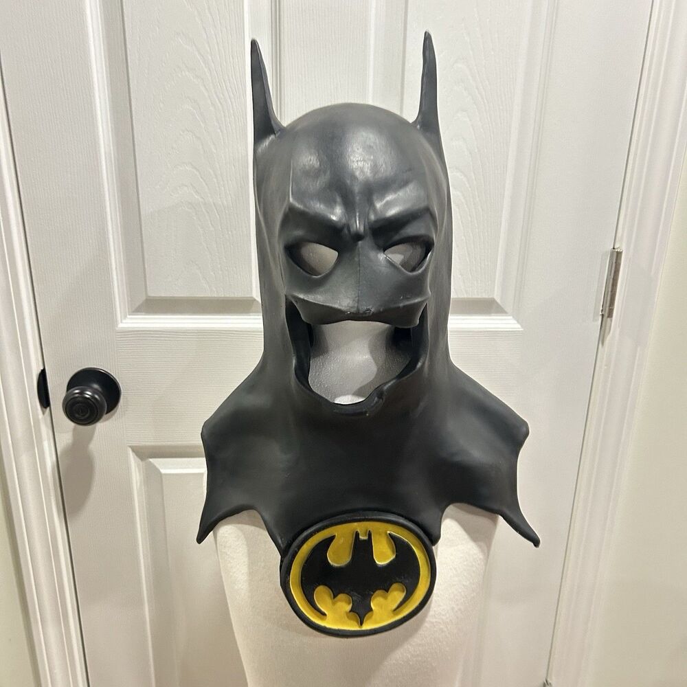 VTG 1989 DC Comics Batman Cowl Mask w/ Bat Emblem Latex Michael Keaton Rare!!